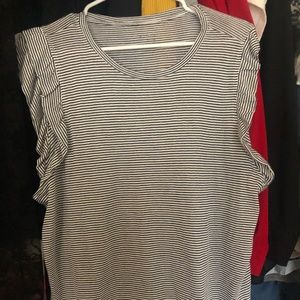 Too with short ruffled sleeves